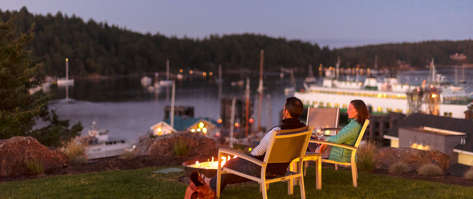 couple at sunset campfire